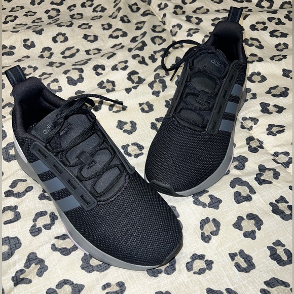 Women’s adidas size 8.5 - Picture 1 of 7